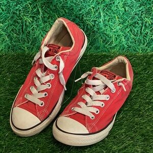 Converse tennis shoes